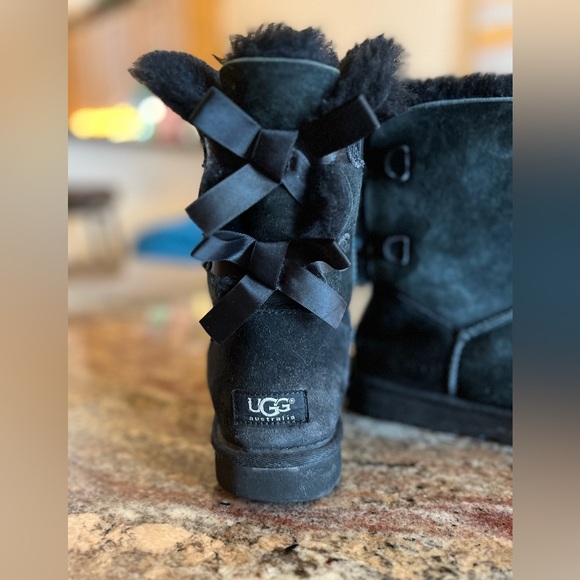 UGG Bow Tie Black Boots - Picture 7 of 12